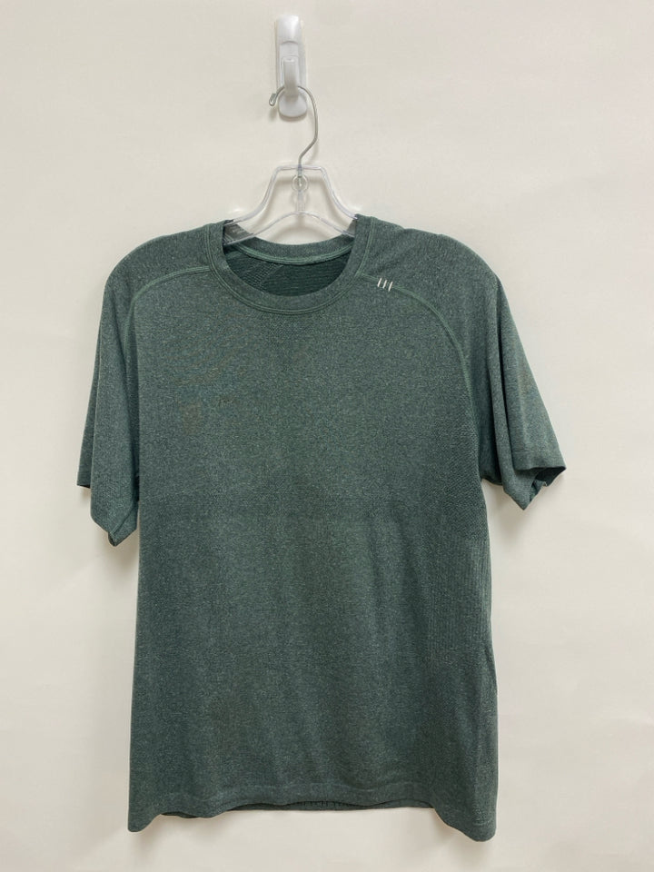 Lululemon Size M Green Perforated Men&