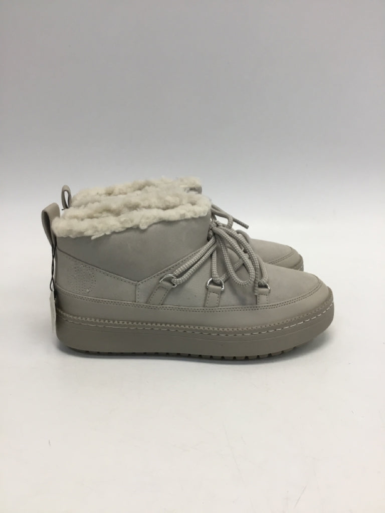 NWT Cole Haan US Shoe Size 5 Taupe Lace-up Boots