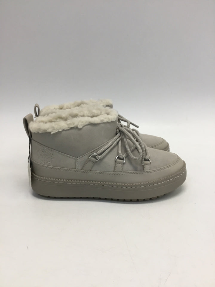 NWT Cole Haan US Shoe Size 5 Taupe Lace-up Boots