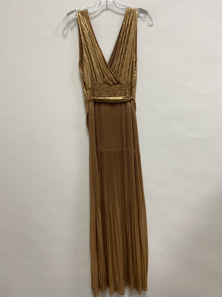 NWT Size S Gold Crinkle Sleeveless Ladies Dress