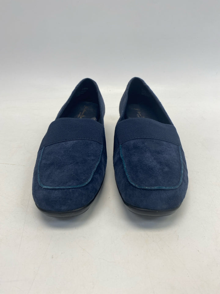 Easy Street  Size 9 WW  Navy Suede Flats **WIDE**