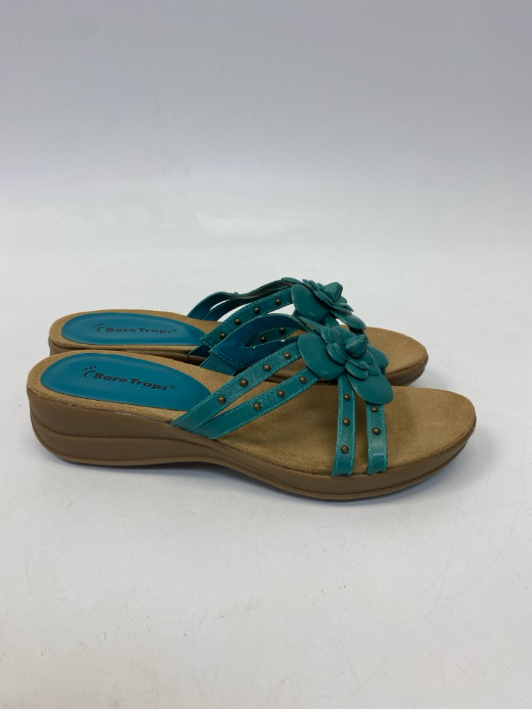 NWOT Bare Traps  Size 8.5 Turquoise Sandals