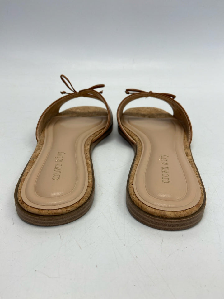 NWOT Crown &amp; Ivy  Size 6 Cognac Bow(s) Sandals