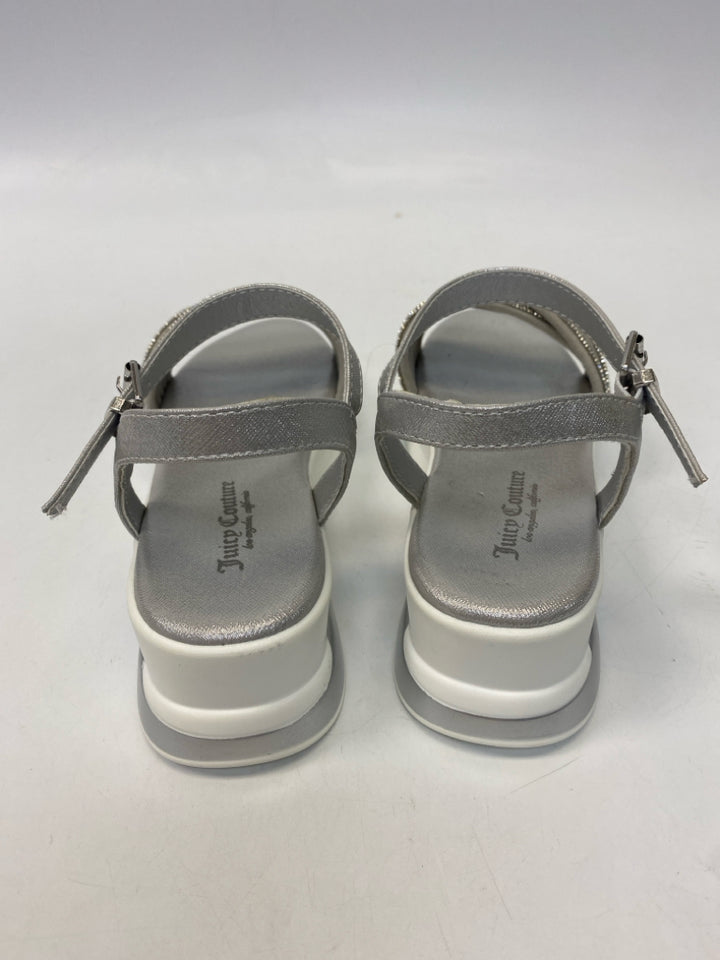 NWOT Juicy Couture  Size 8 Silver Rhinestone(s) Sandals