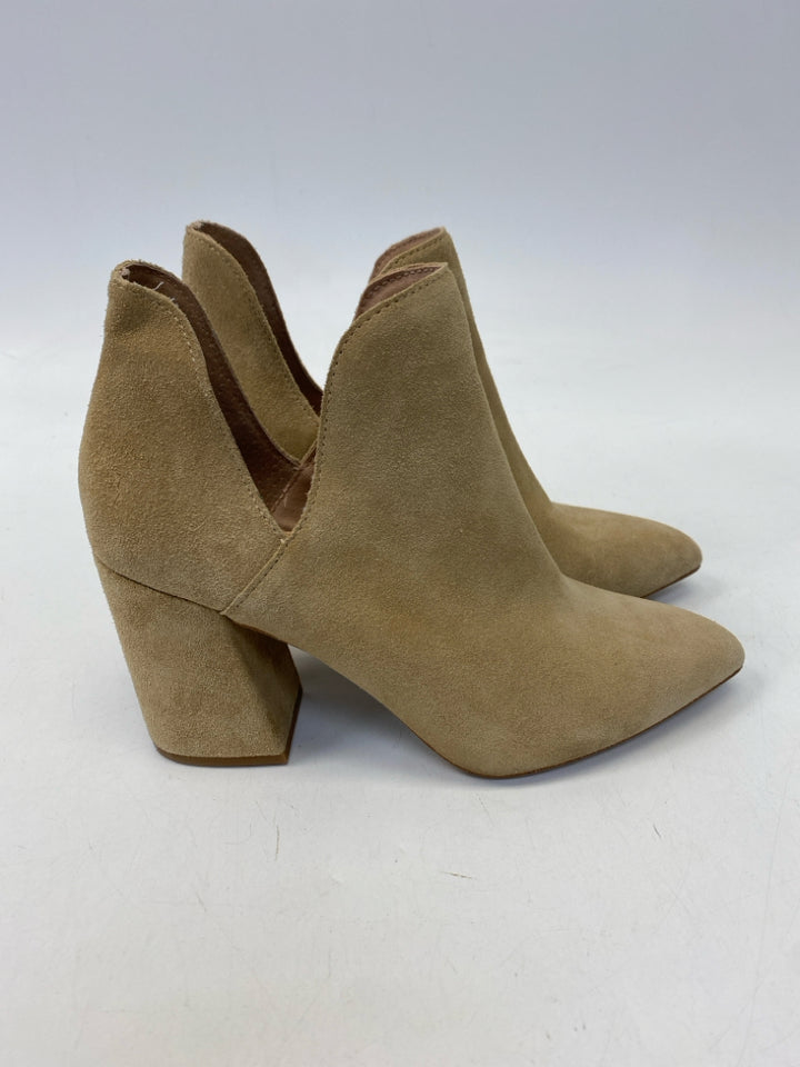 Chelsea &amp; Violet US Shoe Size 7.5 Cream Suede Boots