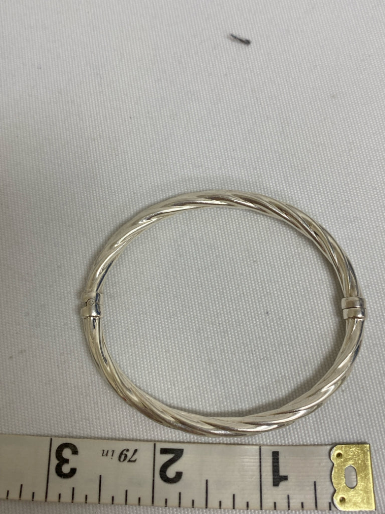 Silver Twisted Bracelet
