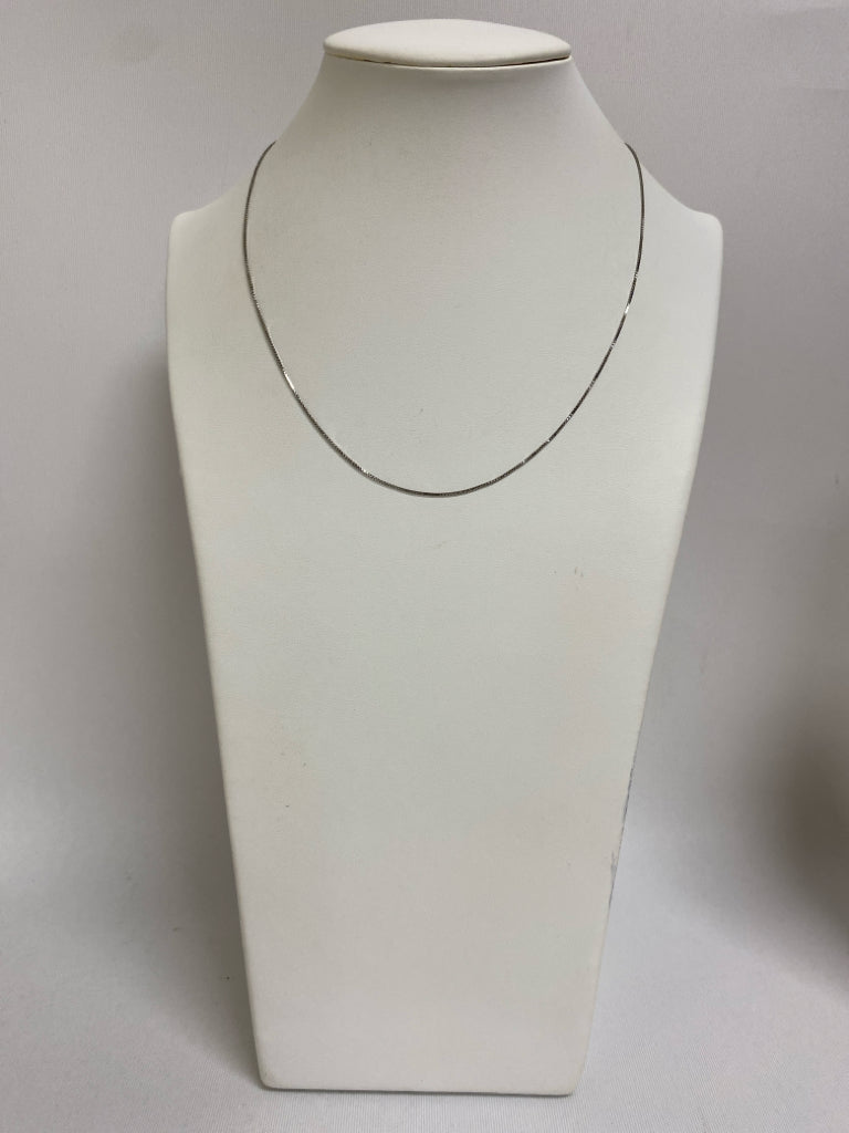 NWT Silver Chain Necklace