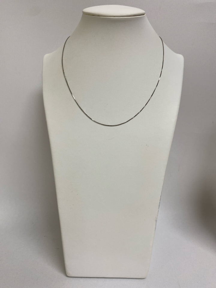 NWT Silver Chain Necklace