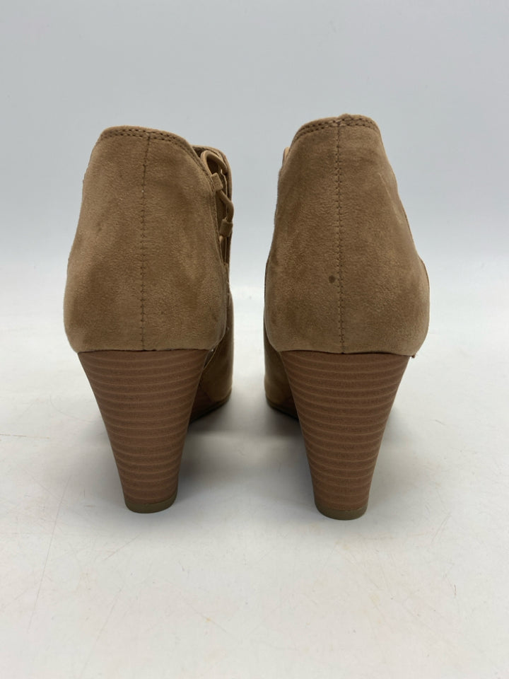 NWOT  Size 9.5 Brown Heels