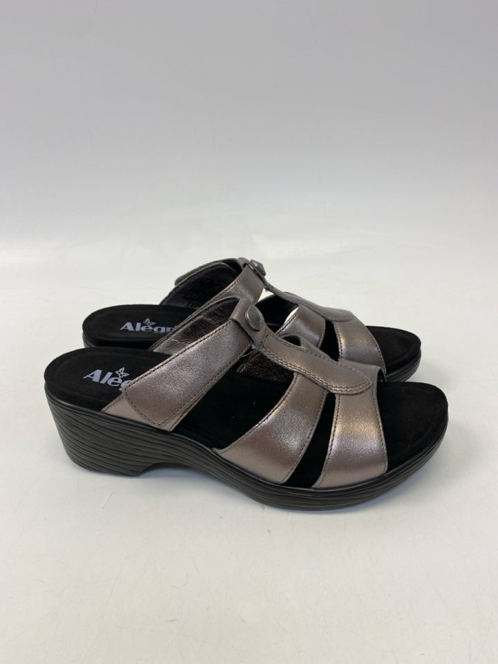 NWOT Alegria  Size 38 Pewter Metallic Sandals