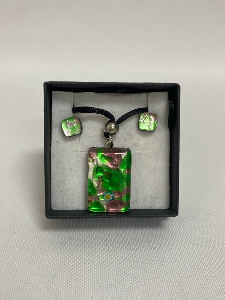 NEW/BOX Green/Pink Black/Silver Rectangle(s) Necklace