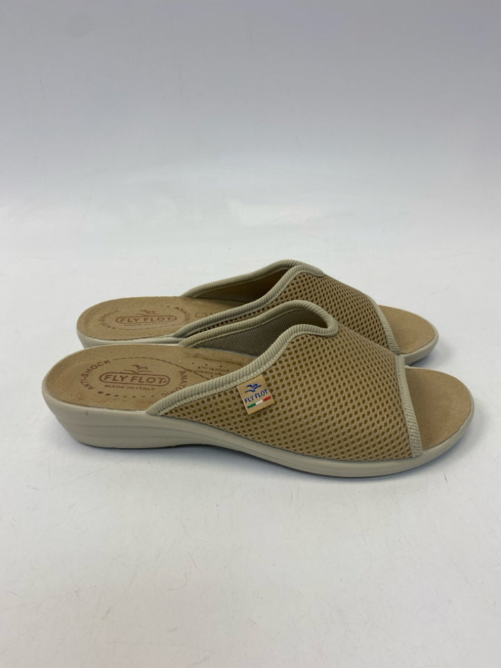 Fly Flot  Size 38 Cream Sandals