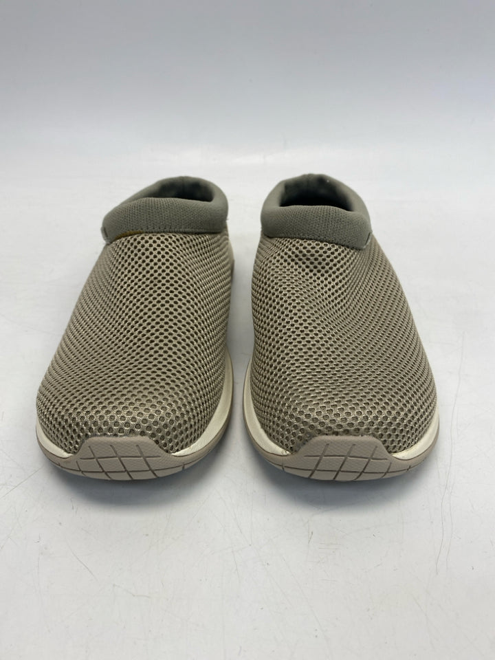 NWOT Merrell US Shoe Size 8 Brown Perforated Sneakers