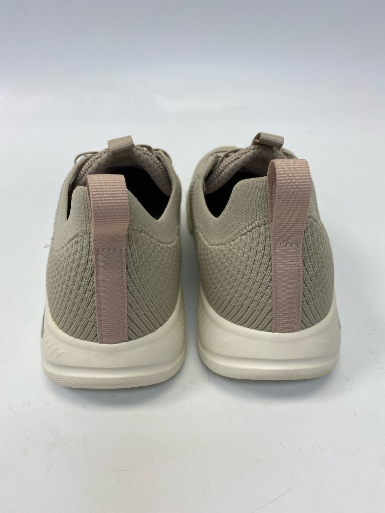 NWOT Adidas  Size 9 Cream Sneakers