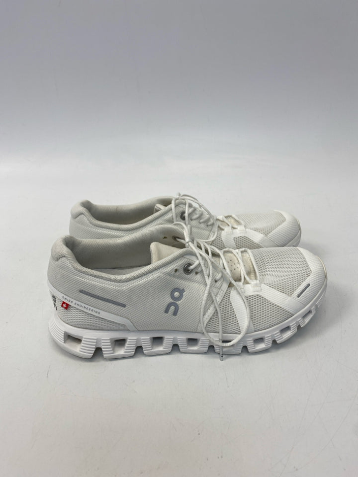 On Cloud  Size 8 White Lace-up Sneakers