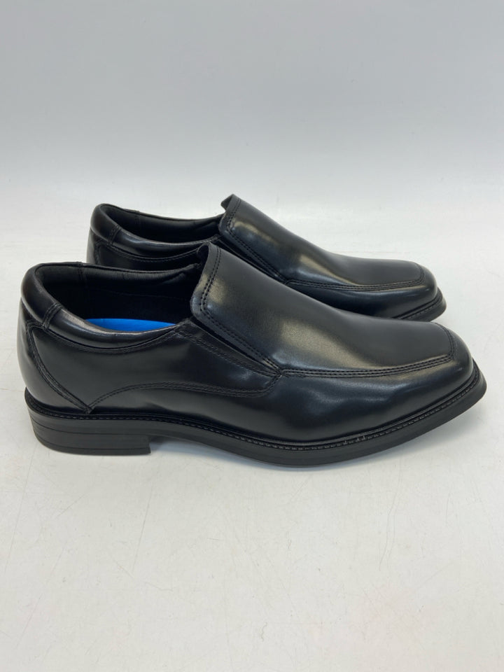 NWOT Dockers Size 10.5 Black Men&