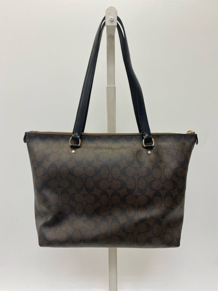 LILLY PULITZER Multi-Color Floral Tote Bag