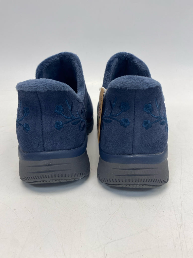 NWT Skechers US Shoe Size 6 Blue Sneakers