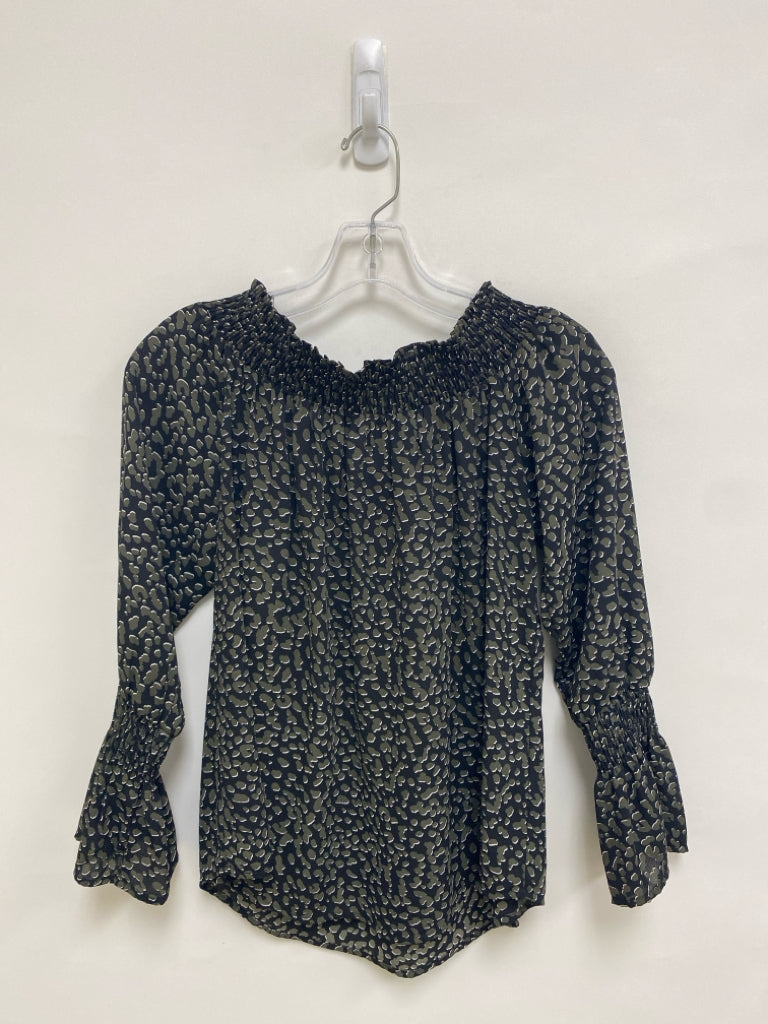 Size M Black Charcoal/White Shapes Bell Sleeves Ladies Top