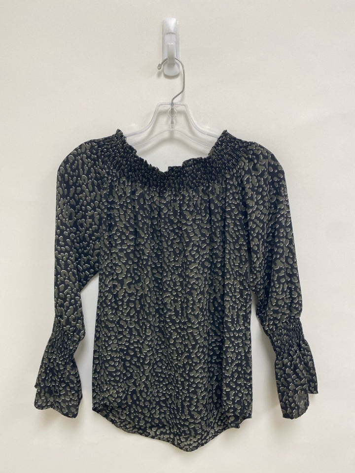 Size M Black Charcoal/White Shapes Bell Sleeves Ladies Top