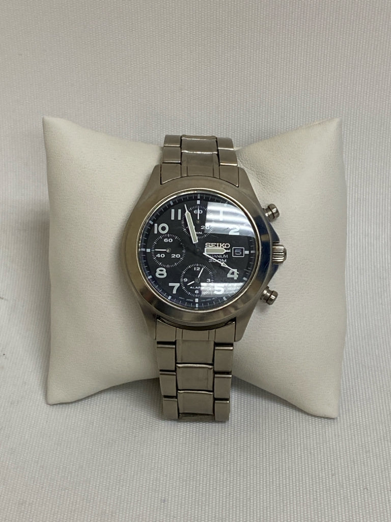 Seiko Silver Color White Men&