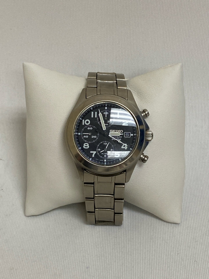 Seiko Silver Color White Men&