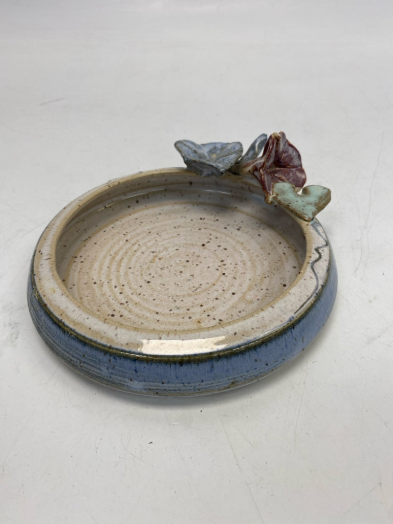 Cream/Blue Pottery