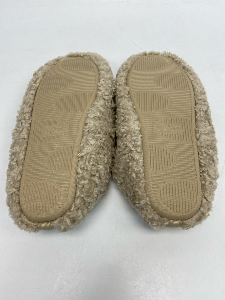 NWT Everfoams Size 7/8 Brown Fuzzy Slippers
