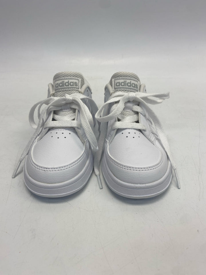NWOT Adidas SIZE 12 White Lace-Up Girl&