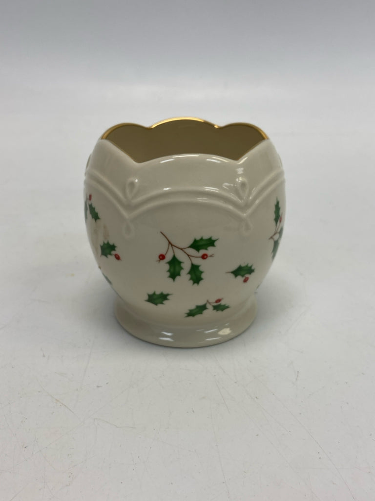 Lenox Cream Green/Red Holly Berries Christmas