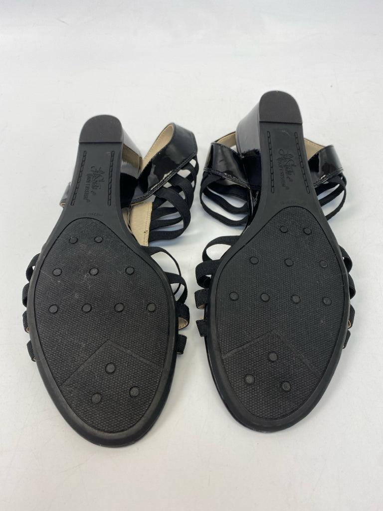 NWOT Life Stride  Size 11 Black Sandals