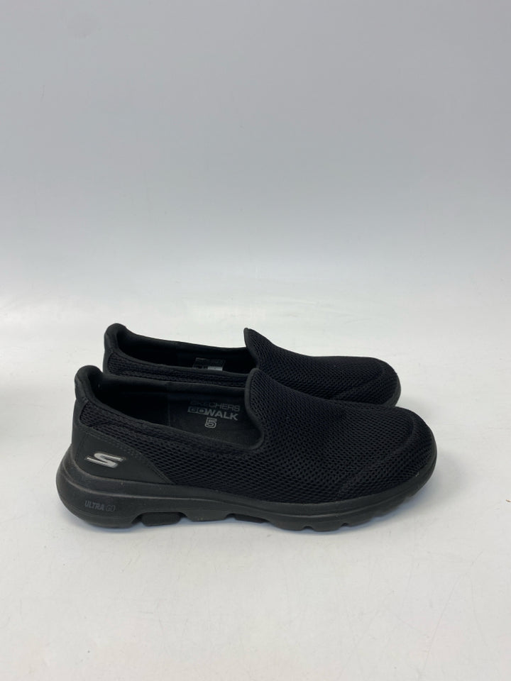 Skechers US Size 6.5 Black Sneakers