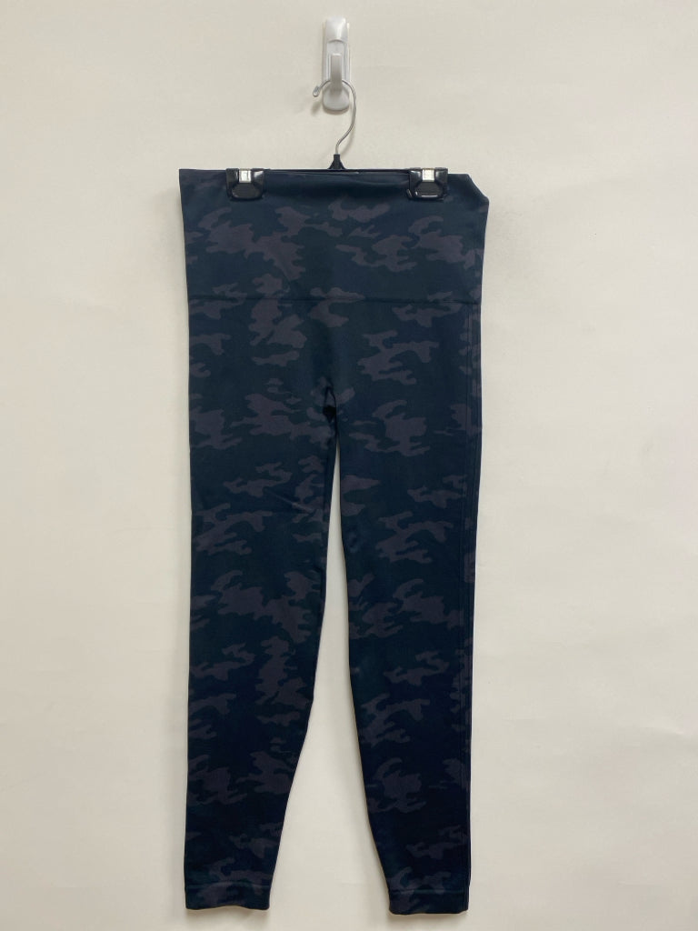 Spanx Size L Charcoal Forest Green Camouflage Ladies Leggings