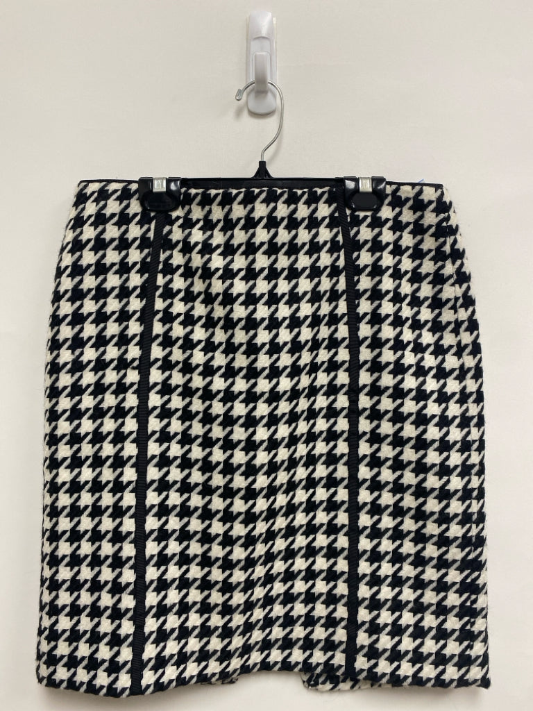 WHBM Size 6 White/Black Houndstooth Ladies Skirt