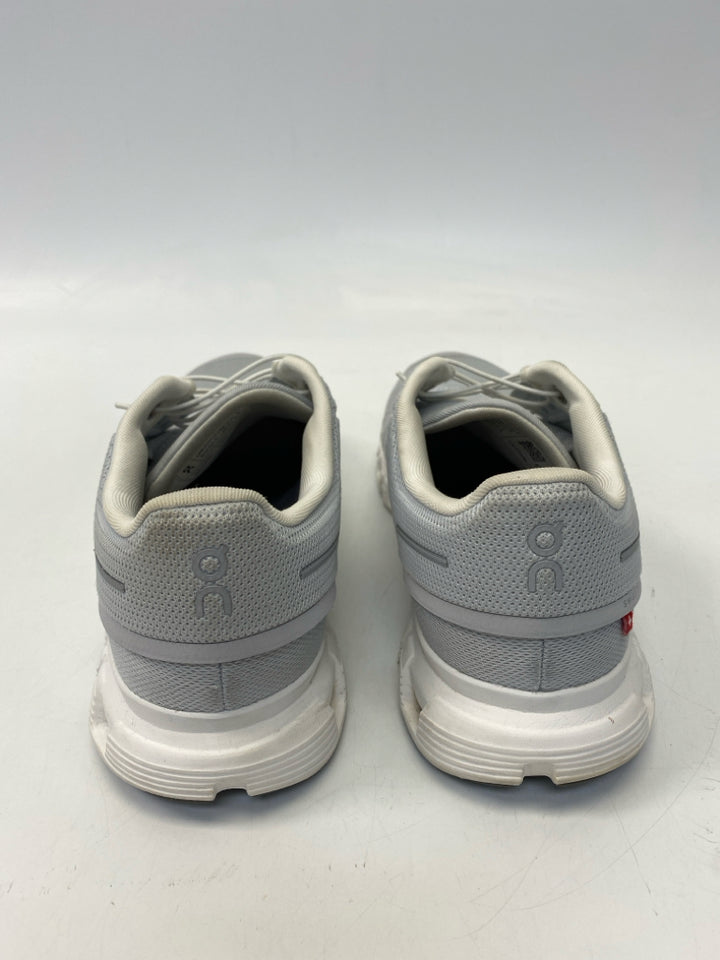 On Cloud  Size 10.5 Pale Gray Sneakers