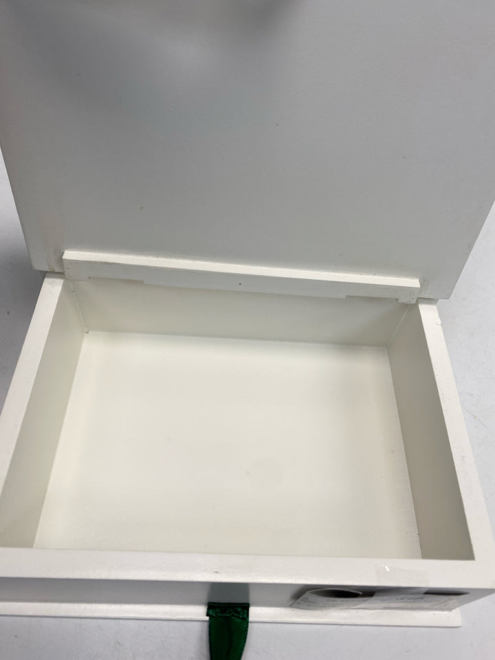 White Green Box
