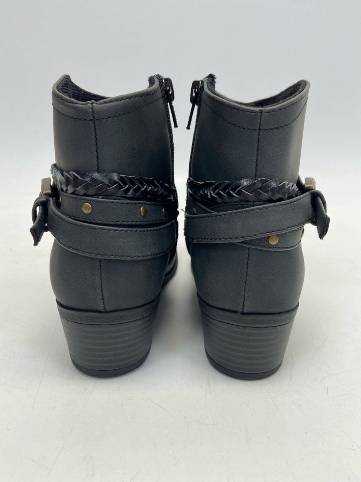 NWOT Blowfish SIZE 4 Black Girl&