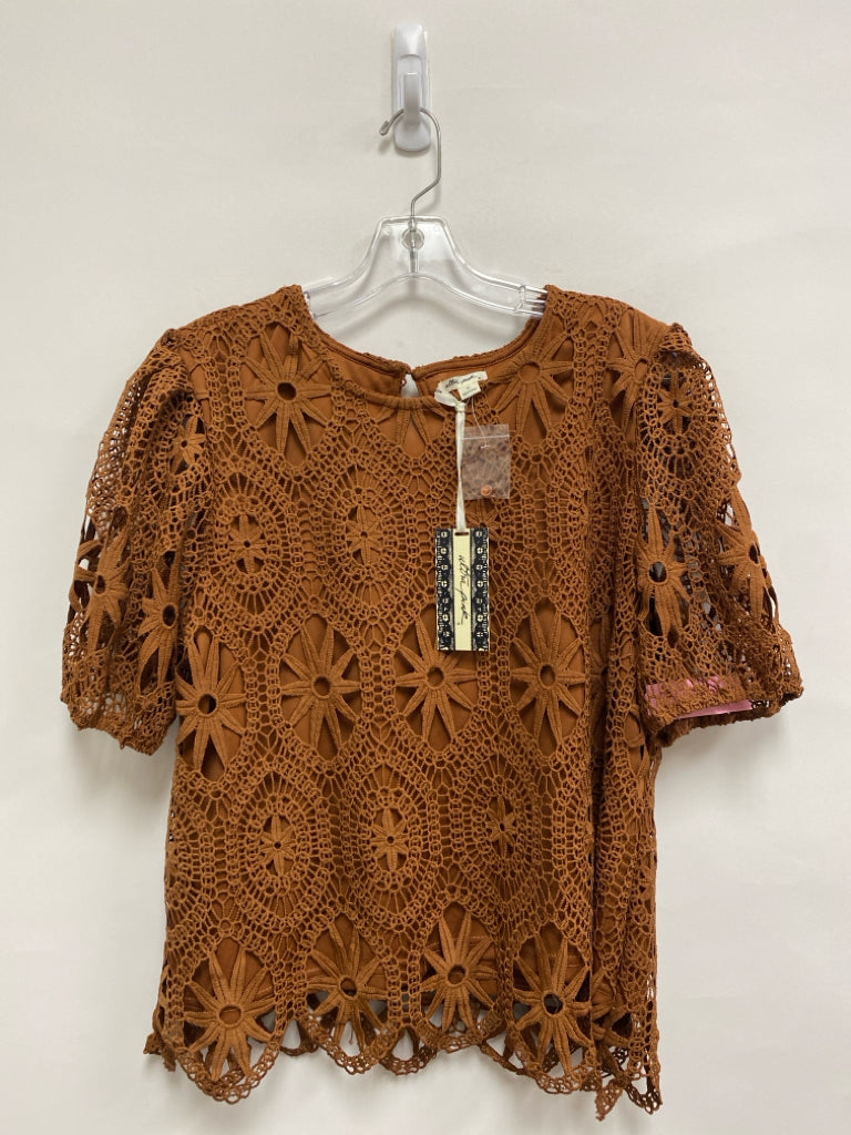 NWT ultra pink Size XL Brown Lace Ladies Top