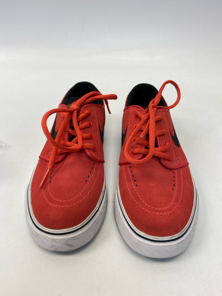Nike SIZE 3.5 Red Lace-Up Girl&