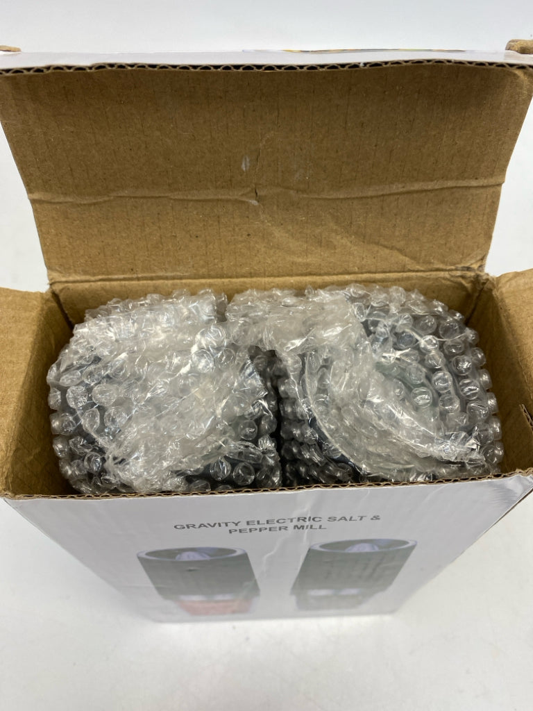 NEW/BOX Salt/Pepper