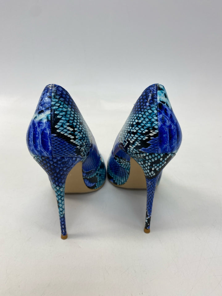 Size 9 Blue Snakeprint Heels