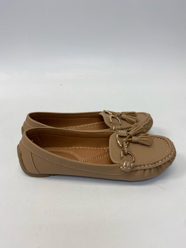 Size 8 Brown Flats