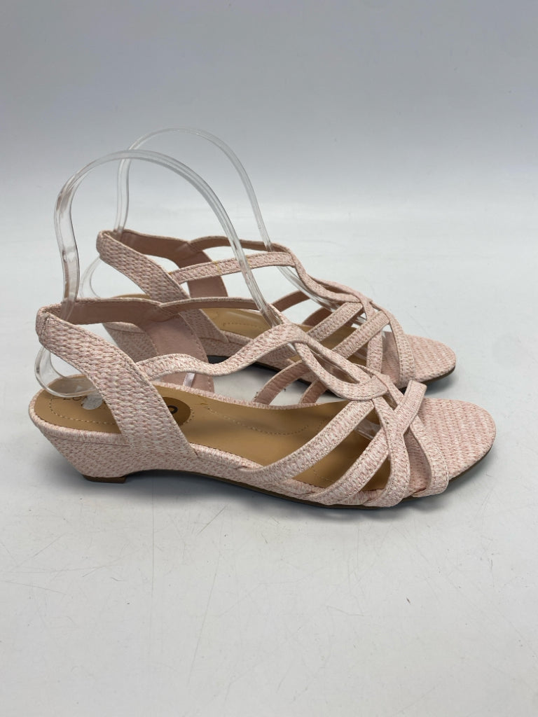 NWOT London Fog  Size 8 Pink Crisscross Sandals