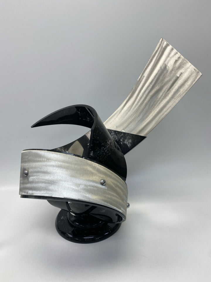 Black Silver Curved Sculpture