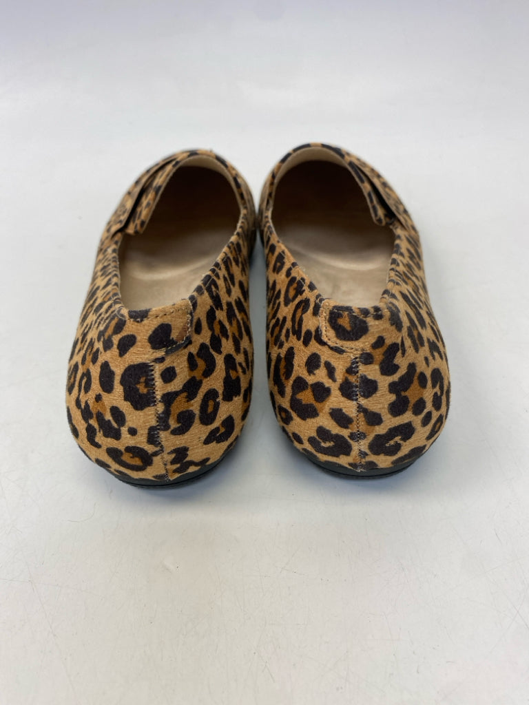 NWOT White Mountain US Shoe Size 9 Animal Print Flats