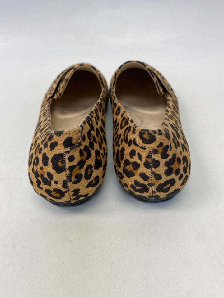 NWOT White Mountain US Shoe Size 9 Animal Print Flats