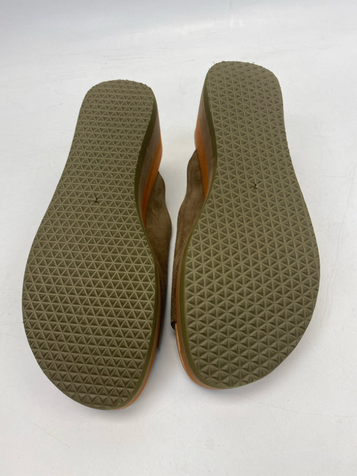 NWOT  Size 7 Brown Sandals