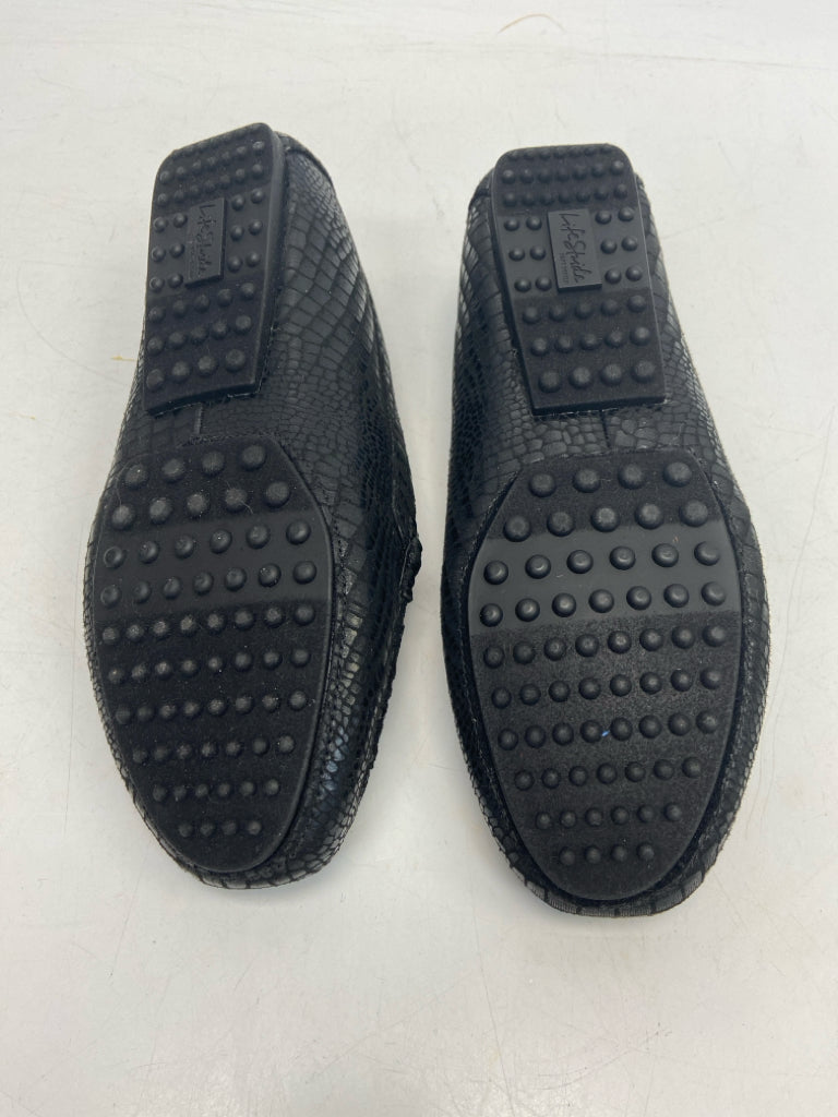 NWOT Life Stride US Size 8.5 Black Embossed Flats