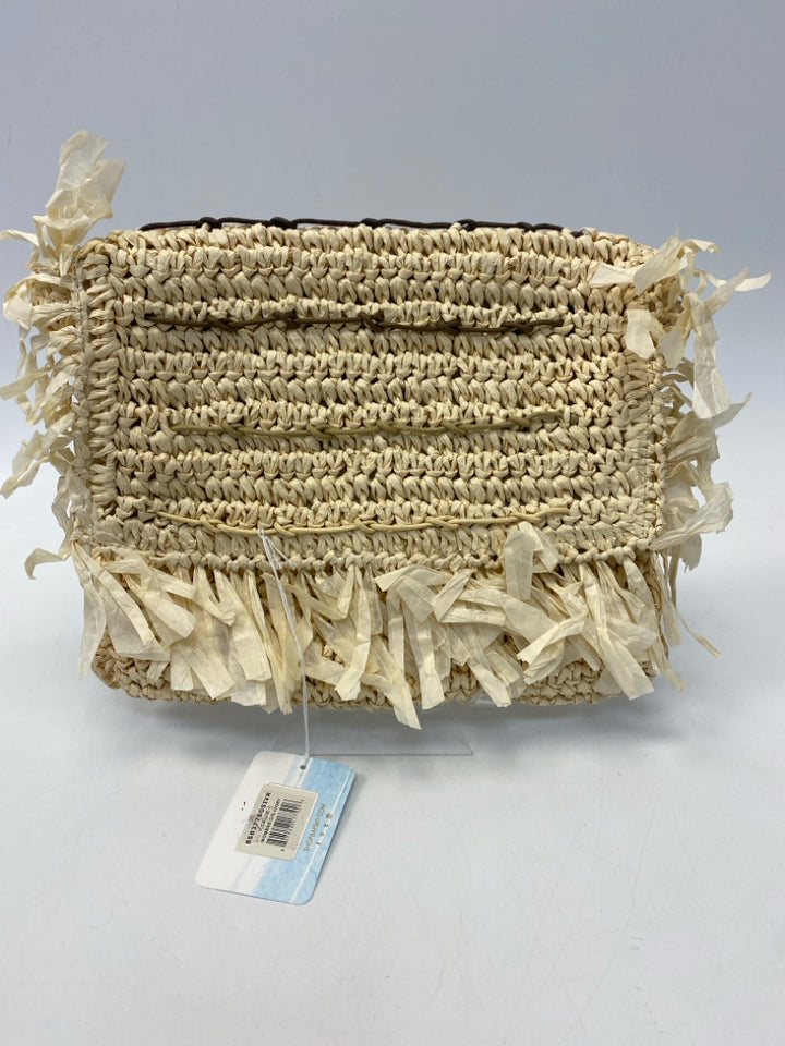 NWT Bay Sky Natural Woven Straw Clutch