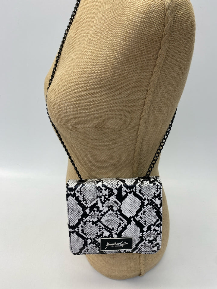 KENDALL+KYLIE White Black Snakeprint Crossbody